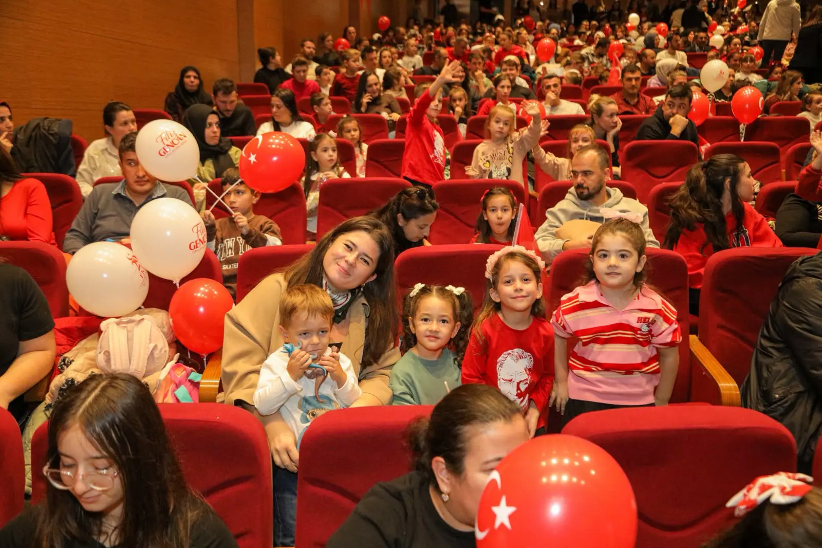 CUMHURİYET COŞKUSU EDİRNE’DE ÇOCUKLARIN NEŞESİYLE BÜYÜDÜ galeri görseli